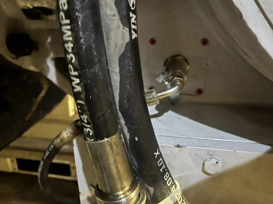 轉載機在線油液監測系統取油口